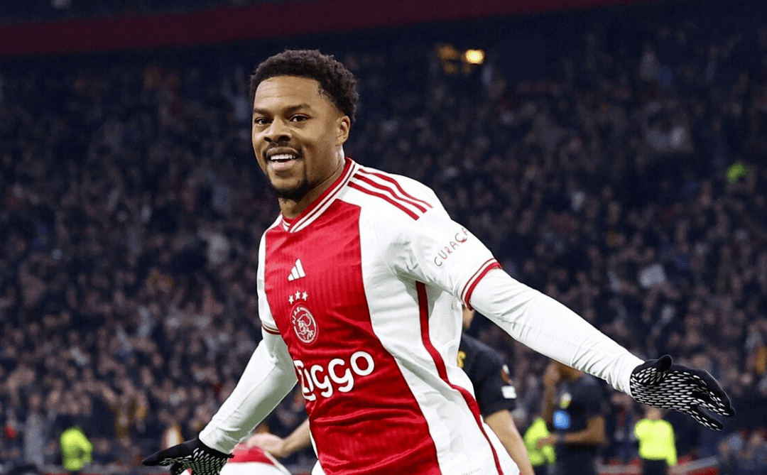 包含阿贾克斯冲刺阶段扳平良机武汉三镇复出首秀备战法国杯，现场解说直呼：风云突变武汉三镇清晨主帅复盘的词条