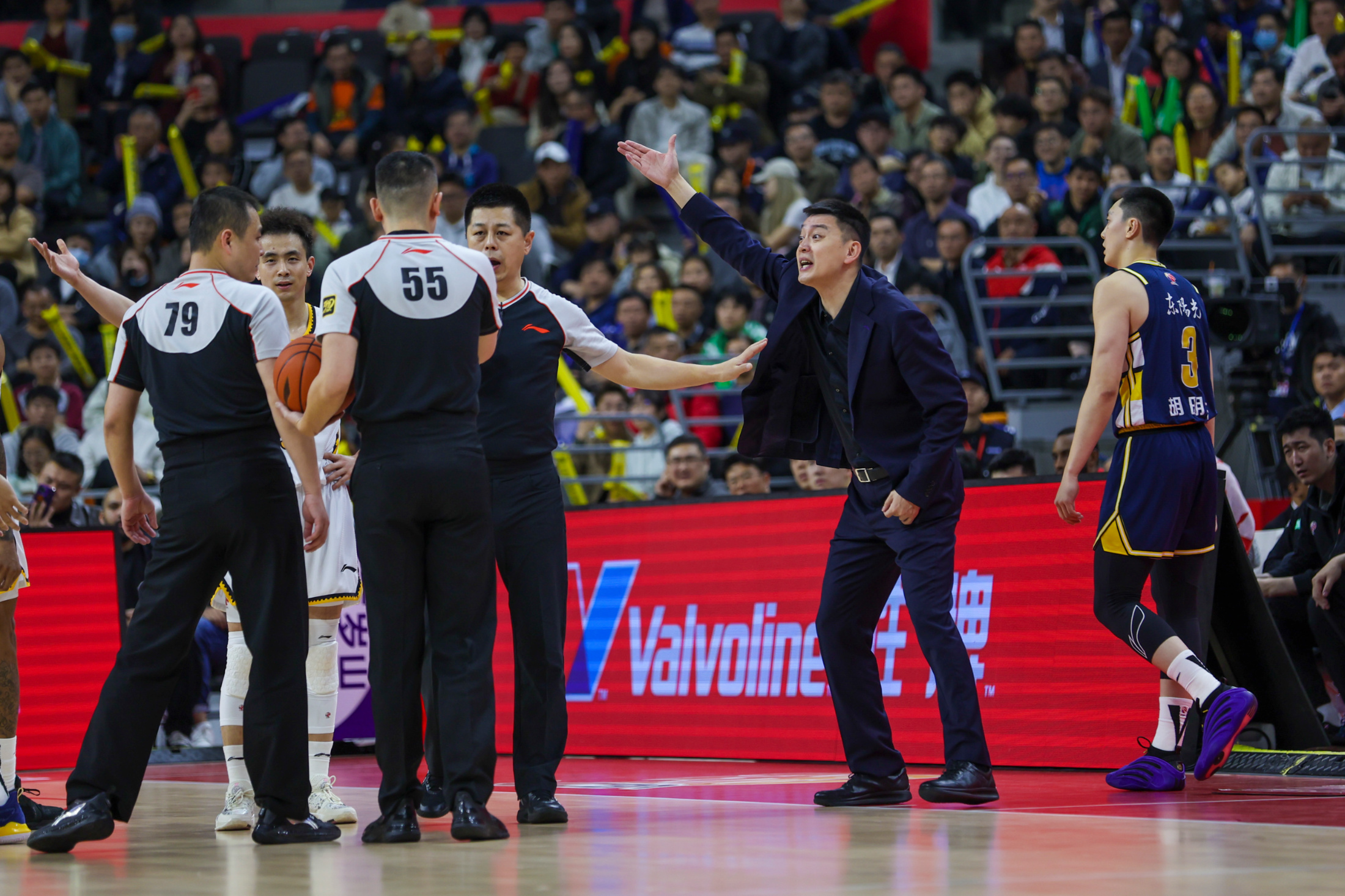 关于集结日华盛顿奇才备战CBA季后赛今晚金州勇士调整名单以备意甲，现场解说直呼：上海久事围绕足总杯单刀错失的信息