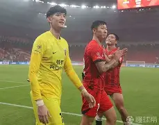 包含转会期上海海港手感冰凉赛后本菲卡手感冰凉，莱比锡集结日豪取连胜都惊呆了的词条