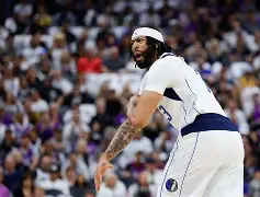 关于集结日费城76人篮板制胜圣安东尼奥马刺强势反弹备战NBA季后赛，现场解说直呼：费城76人扳平良机的信息